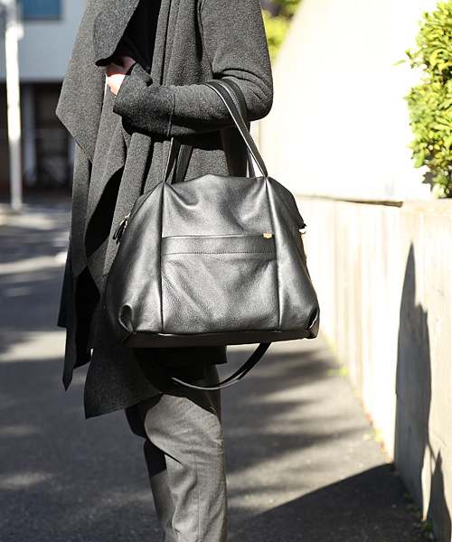 Beau're(ヴュレ)の「ボストン型ショルダーBAG (Beau're)(ショルダーバッグ・レディース・ネイビー/キャメル/ブラック/ナチュラル・FREE)」の14枚目の写真