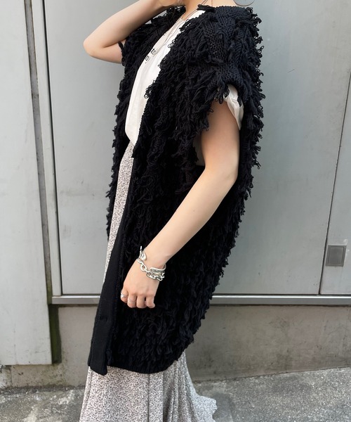 Chico(チコ)の「フリンジニットベスト(ベスト・レディース・ブラック/アイボリー/ライトベージュ・FREE)」の15枚目の写真