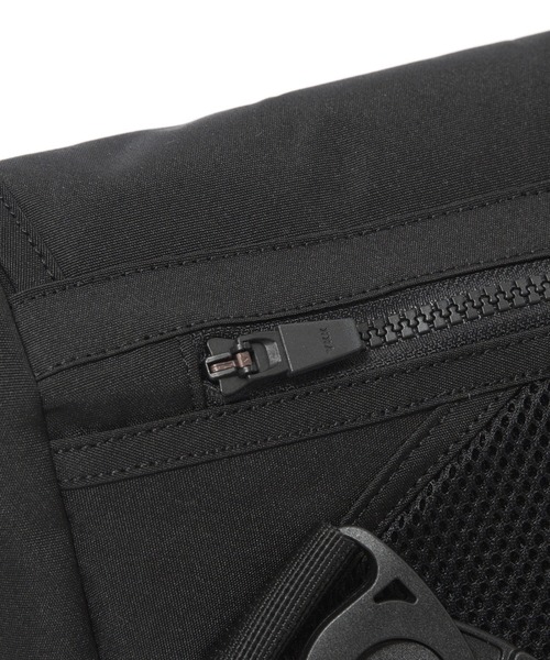 COVERNAT(カバーナット)の「【COVERNAT】MESSENGER BAG / カバーナット ロゴ メッセンジャー バッグ(メッセンジャーバッグ・メンズ・ブラック・FREE)」の10枚目の写真