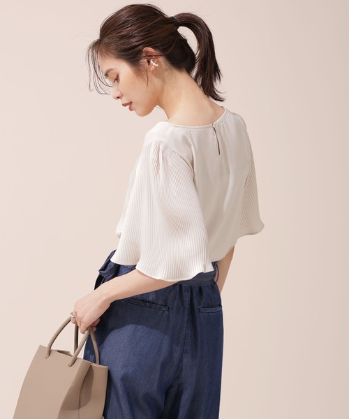 NANO universe(ナノユニバース)の「パーツ付きプリーツスリーブブラウス 5分袖(シャツ/ブラウス・レディース・アイボリー/ベージュ/チャコール・マルチサイズ)」の10枚目の写真