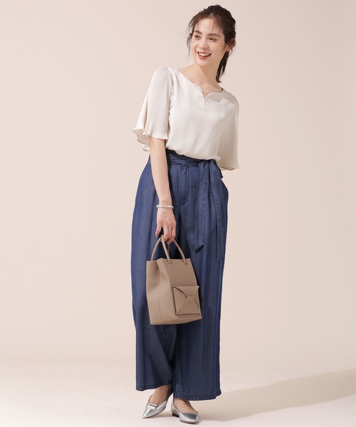 NANO universe(ナノユニバース)の「パーツ付きプリーツスリーブブラウス 5分袖(シャツ/ブラウス・レディース・アイボリー/ベージュ/チャコール・マルチサイズ)」の8枚目の写真