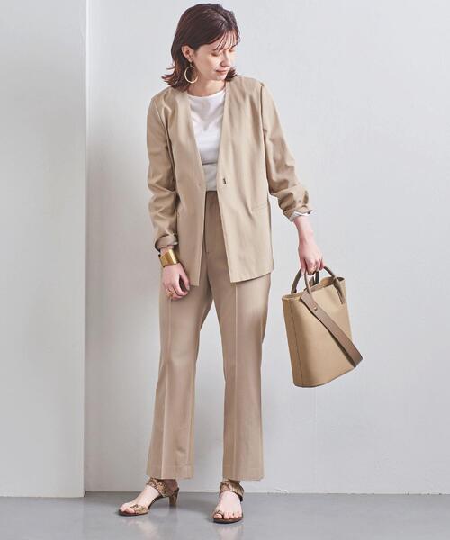 UNITED ARROWS(ユナイテッドアローズ)の「UBC R/C ツイル Vネックジャケット◆(ノーカラージャケット・レディース・ベージュ/ネイビー・38/36)」の6枚目の写真