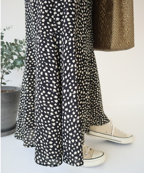 slowmelly（スローメリー）の「小花柄ロングスカート（スカート・レディース・ブラック/ブラウン・FREE）」の10枚目の写真