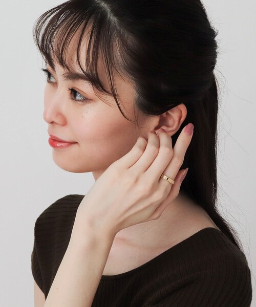 COCOSHNIK（ココシュニック）の「K18ダイヤモンド ストライプリング（リング・レディース・アイボリー系・14号/10号/12号）」の3枚目の写真