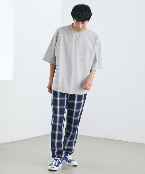 Loungewear tokyo（ラウンジウェアトウキョウ）の「麻レーヨンリラックス オーバーサイズ 1ポケット半袖サイドスリットカットソー ワンマイルウェア（Tシャツ/カットソー・メンズ・ブラック/ネイビー/カーキ/グレー系その他/ベージュ系その他/キナリ・M/L/XL）」の15枚目の写真