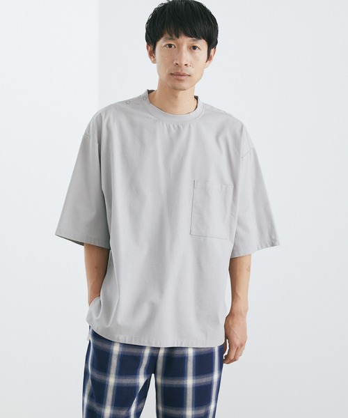 Loungewear tokyo（ラウンジウェアトウキョウ）の「麻レーヨンリラックス オーバーサイズ 1ポケット半袖サイドスリットカットソー ワンマイルウェア（Tシャツ/カットソー・メンズ・ブラック/ネイビー/カーキ/グレー系その他/ベージュ系その他/キナリ・M/L/XL）」の16枚目の写真