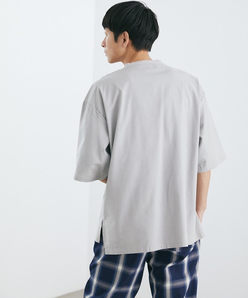 Loungewear tokyo（ラウンジウェアトウキョウ）の「麻レーヨンリラックス オーバーサイズ 1ポケット半袖サイドスリットカットソー ワンマイルウェア（Tシャツ/カットソー・メンズ・ブラック/ネイビー/カーキ/グレー系その他/ベージュ系その他/キナリ・M/L/XL）」の18枚目の写真