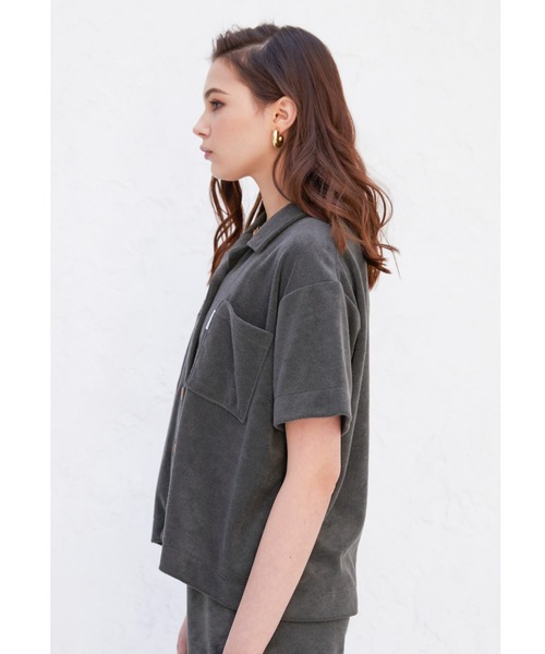 ALEXIA STAM（アリシアスタン）の「Terry Cloth Open Collar Shirt/テリークロスオープンカラーシャツ（シャツ/ブラウス・レディース・チャコールグレー/カーキ/モカ・FREE）」の6枚目の写真