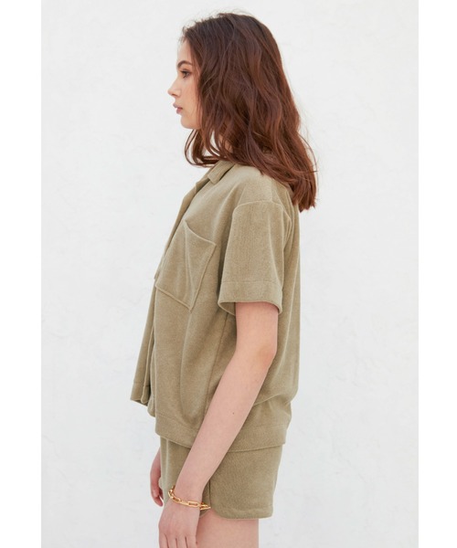 ALEXIA STAM（アリシアスタン）の「Terry Cloth Open Collar Shirt/テリークロスオープンカラーシャツ（シャツ/ブラウス・レディース・チャコールグレー/カーキ/モカ・FREE）」の17枚目の写真