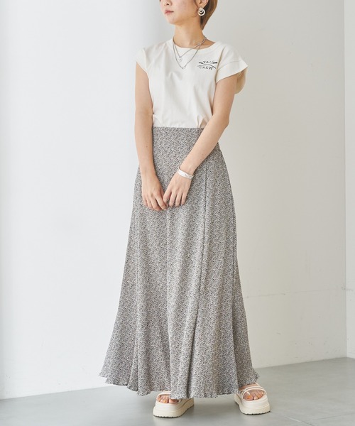 Chico（チコ）の「YALEロールアップノースリTシャツ（Tシャツ/カットソー・レディース・ネイビー/パープル/チャコールグレー/ホワイト・FREE）」の11枚目の写真