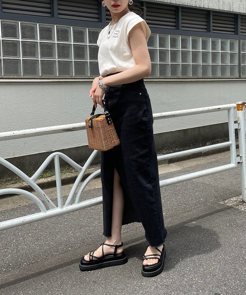 Chico（チコ）の「YALEロールアップノースリTシャツ（Tシャツ/カットソー・レディース・ネイビー/パープル/チャコールグレー/ホワイト・FREE）」の5枚目の写真