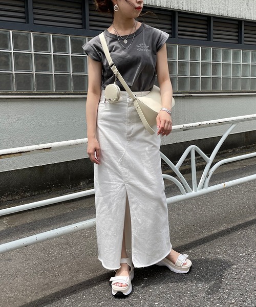 Chico（チコ）の「YALEロールアップノースリTシャツ（Tシャツ/カットソー・レディース・ネイビー/パープル/チャコールグレー/ホワイト・FREE）」の14枚目の写真