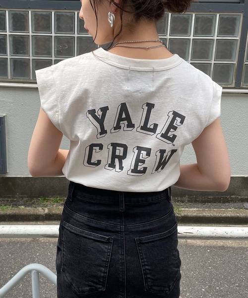 Chico（チコ）の「YALEロールアップノースリTシャツ（Tシャツ/カットソー・レディース・ネイビー/パープル/チャコールグレー/ホワイト・FREE）」の10枚目の写真