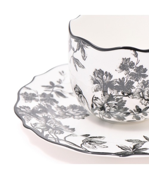 Francfranc(フランフラン)の「クラシックフラワー カップ&ソーサー ブラック(食器・レディース・ブラック・FREE)」の2枚目の写真