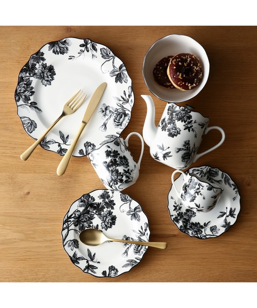 Francfranc（フランフラン）の「クラシックフラワー カップ＆ソーサー