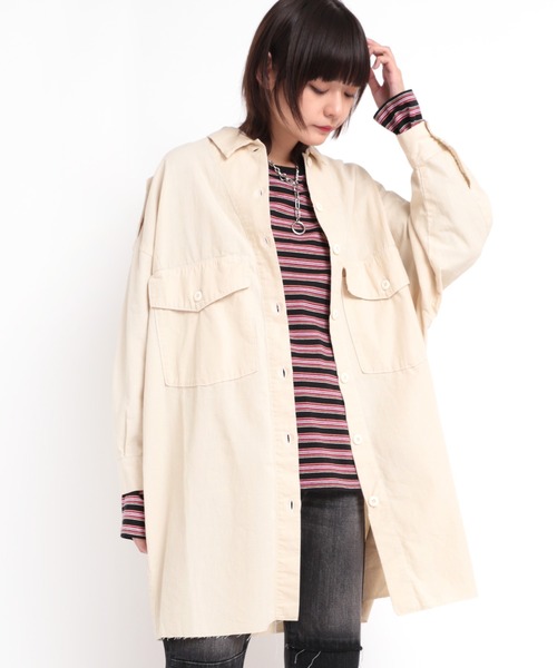 RNA（アールエヌエー）の「B2656 ダブルハピネスBIGミリタリーシャツ（シャツ/ブラウス・レディース・ブラック/キナリ/カーキ・MEDIUM）」の4枚目の写真