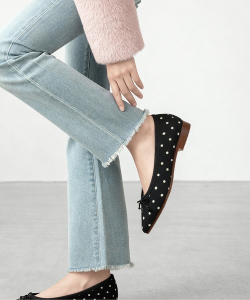 MAMIAN（マミアン）の「ポインテッドトゥ バレエシューズ（バレエシューズ・レディース・ブラック/ネイビー/レッド/キャメル/シルバー/ベージュ系その他/ブラウン系その他/ブラック系その他/ホワイト系その他/ブラック系その他3/ナチュラル/ブラック系その他2/ブラック系その他4/グレイッシュベージュ/パイソン・22.5cm/23.5cm/23.0cm/24.0cm/25.0cm/21.5cm/22.0cm/24.5cm/25.5cm/26.0cm）」の4枚目の写真