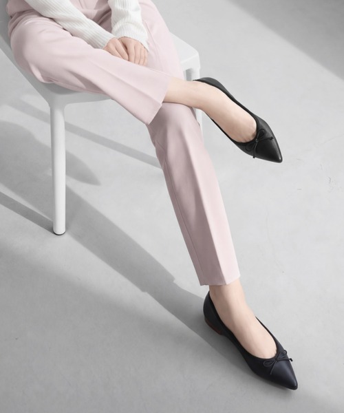 MAMIAN（マミアン）の「ポインテッドトゥ バレエシューズ（バレエシューズ・レディース・ブラック/ネイビー/レッド/キャメル/シルバー/ベージュ系その他/ブラウン系その他/ブラック系その他/ホワイト系その他/ブラック系その他3/ナチュラル/ブラック系その他2/ブラック系その他4/グレイッシュベージュ/パイソン・22.5cm/23.5cm/23.0cm/24.0cm/25.0cm/21.5cm/22.0cm/24.5cm/25.5cm/26.0cm）」の6枚目の写真