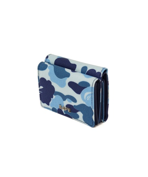 A BATHING APE（アベイシングエイプ）の「ABC CAMO WALLET L