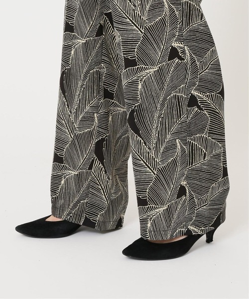 JOURNAL STANDARD relume（ジャーナルスタンダード　レリューム）の「ラインリーフプリントイージーパンツ◆（その他パンツ・レディース・ブラック/ブラウン・38/36）」の5枚目の写真