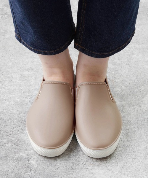 menue(メヌエ)の「レインスリッポン(レインシューズ・レディース・ホワイト/ブラック/グレイッシュベージュ・LL/S/M/L)」の8枚目の写真