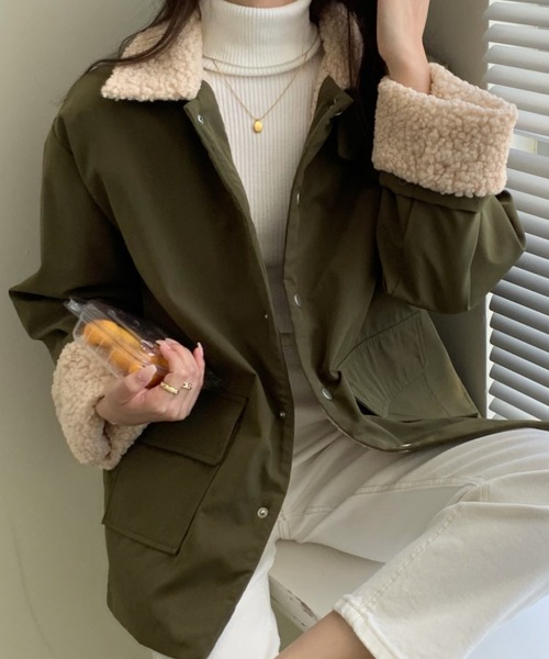 emi+（エミプラス）の「ボアドッキングブルゾン（ブルゾン・レディース・ブラック/キャメル/カーキ/アイボリー/チャコールグレー・FREE）」の4枚目の写真