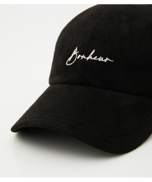 AZUL by moussy(アズールバイマウジー)の「ECO SUEDE LOGO CAP/エコスエードロゴキャップ(キャップ・レディース・ブラック/ダークカーキ/ライトベージュ・FREE)」の6枚目の写真