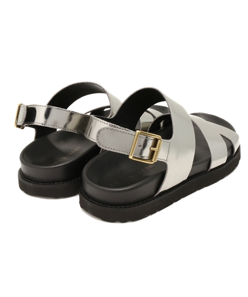 Ray BEAMS（レイビームス）の「【sweet 5月号 掲載】 FABIO RUSCONI / メタル クロスベルト サンダル（サンダル・レディース・シルバー・38/35/37/36/39）」の2枚目の写真