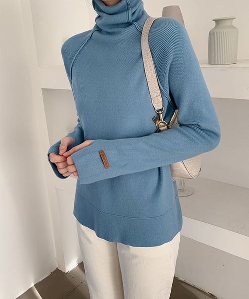 Jewelobe(ジュエローブ)の「アウトシームタートルネックニットプルオーバー(ニット/セーター・レディース・ブルー/オフホワイト/イエロー/ブラウン/ブラック・FREE)」の4枚目の写真