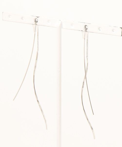Manon's Selection(マノンズセレクション)の「ラインアメリカンピアス(ピアス(両耳用)・レディース・ゴールド/シルバー・ONE SIZE)」の3枚目の写真