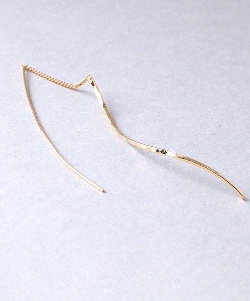 Manon's Selection(マノンズセレクション)の「ラインアメリカンピアス(ピアス(両耳用)・レディース・ゴールド/シルバー・ONE SIZE)」の5枚目の写真