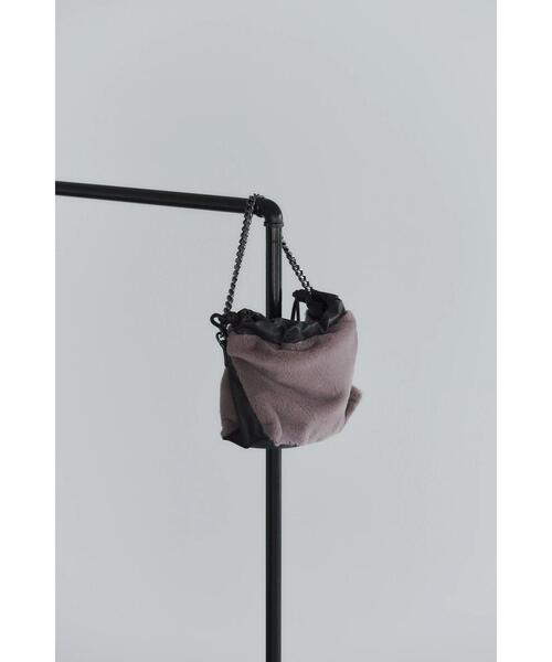 YECCA VECCA（イェッカヴェッカ）の「2wayチェーンMIXファーバッグ＊（ショルダーバッグ・レディース・モカ/チャコールグレー・FREE）」の6枚目の写真