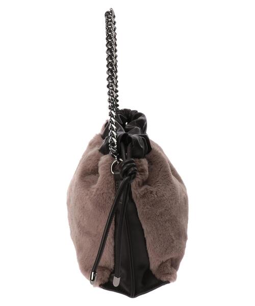 YECCA VECCA（イェッカヴェッカ）の「2wayチェーンMIXファーバッグ＊（ショルダーバッグ・レディース・モカ/チャコールグレー・FREE）」の8枚目の写真