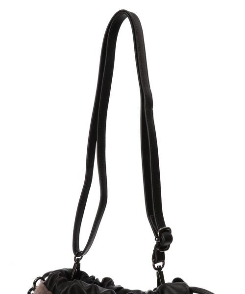 YECCA VECCA（イェッカヴェッカ）の「2wayチェーンMIXファーバッグ＊（ショルダーバッグ・レディース・モカ/チャコールグレー・FREE）」の10枚目の写真