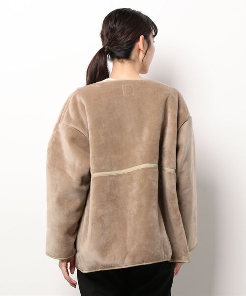 Samansa Mos2（サマンサ モスモス）の「ボアパイピングアウター（ノーカラージャケット・レディース・グレー/モカ/ベージュ・ﾌﾘ-）」の5枚目の写真