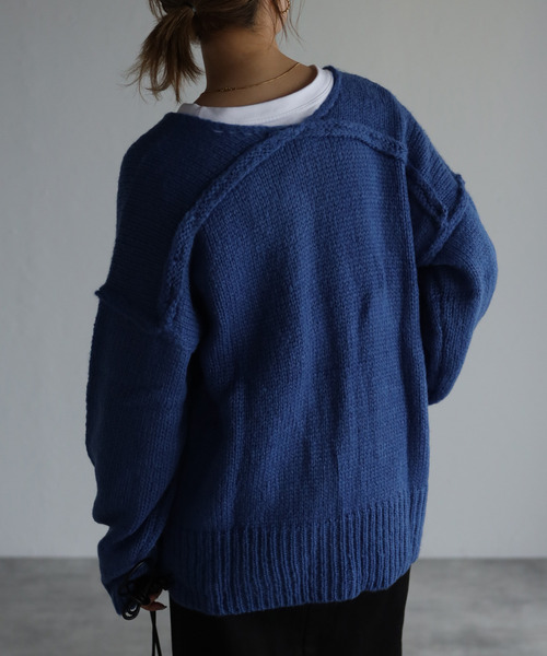 amini(アミニ)の「【2021-2022 A/W】Vネックカラーニット(ニット/セーター・レディース・レッド/オフホワイト/ブルー/グリーン/ダークパープル・MEDIUM)」の14枚目の写真