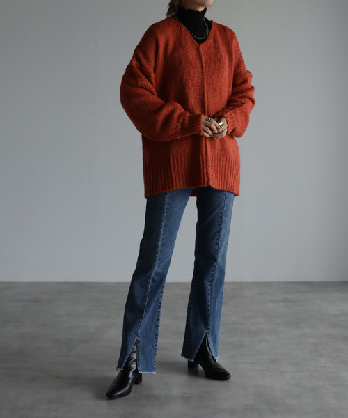 amini(アミニ)の「【2021-2022 A/W】Vネックカラーニット(ニット/セーター・レディース・レッド/オフホワイト/ブルー/グリーン/ダークパープル・MEDIUM)」の7枚目の写真