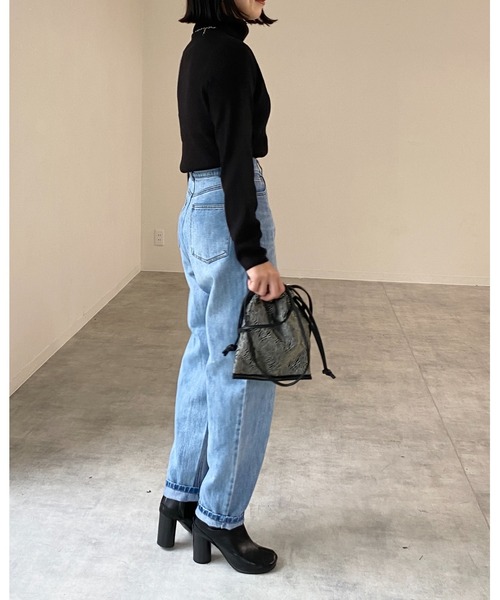 She's Closet(シーズクローゼット)の「幾何学ジャガード柄2wayミニ巾着ショルダーバッグ(ショルダーバッグ・レディース・アイボリー/ベージュ/ブラウン/ダークブラウン/ブラック・FREE)」の8枚目の写真