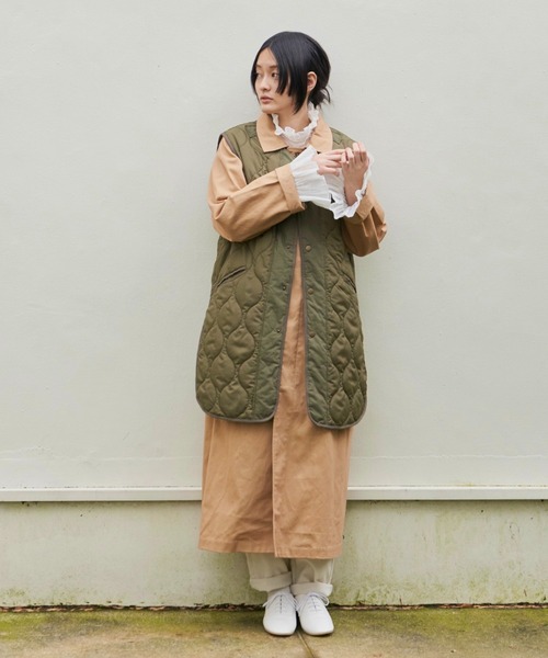 Libra Cue（リブラ キュー）の「キルティングライナー付きステンカラーコート（ステンカラーコート・レディース・ベージュ/ブラック・FREE）」の3枚目の写真