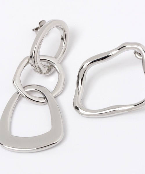 LAKOLE(ラコレ)の「アシメ変形メタルピアス/ 263478(ピアス(両耳用)・レディース・その他1/その他2・FREE)」の4枚目の写真