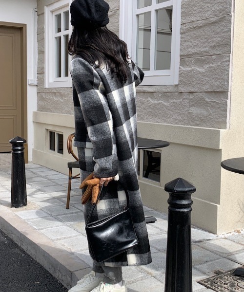 aimoha（アイモハ）の「チェック柄フェイクウールロングコート（チェスターコート・レディース・ブラック/チョコ・FREE）」の11枚目の写真