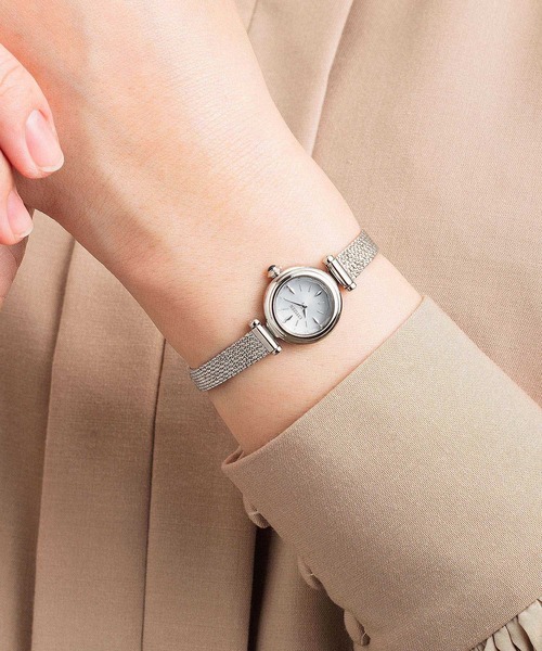 Kii（キー）の「kii: キー エコ・ドライブ ラウンドメッシュ（アナログ腕時計・レディース・シルバー/ゴールド/イエローゴールド・FREE）」の11枚目の写真