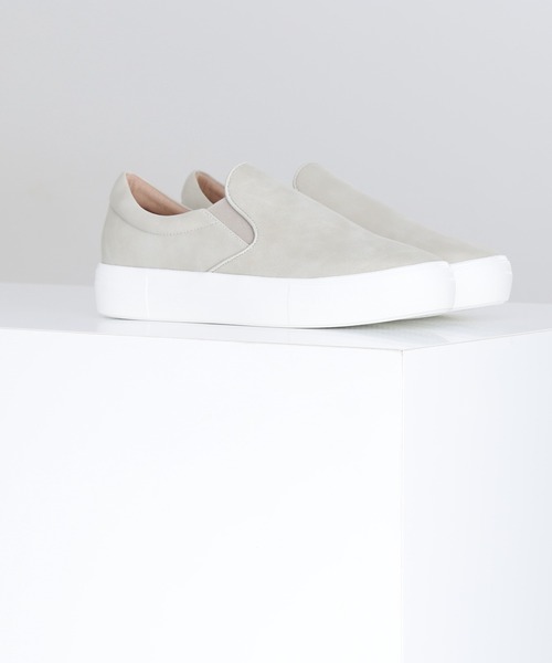 NATURAL BEAUTY BASIC（ナチュラルビューティーベーシック）の「ライトソールダッドスリッポン（スリッポン・レディース・カーキ/オフホワイト/チャコールグレー・SMALL/LARGE/MEDIUM）」の4枚目の写真