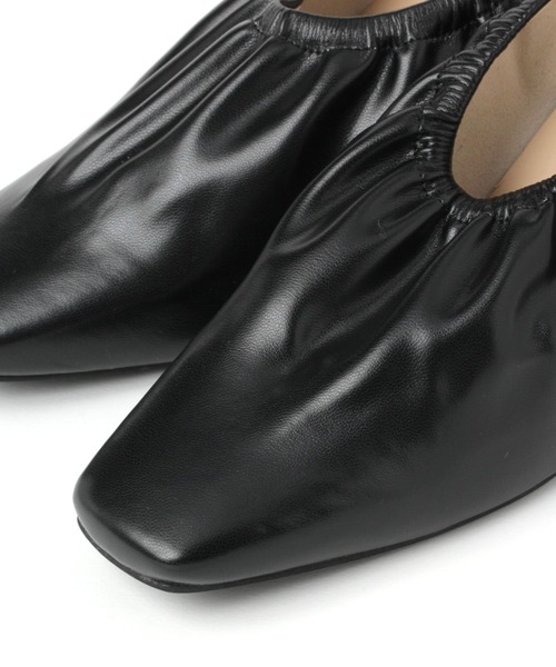 Andemiu(アンデミュウ)の「ギャザースクエアシューズ267193(パンプス・レディース・ベージュ/イエロー/ブラック・MEDIUM/LARGE/SMALL)」の18枚目の写真