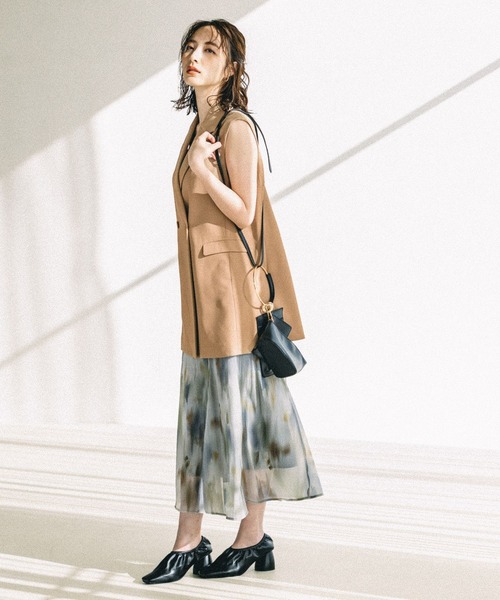 Andemiu(アンデミュウ)の「ギャザースクエアシューズ267193(パンプス・レディース・ベージュ/イエロー/ブラック・MEDIUM/LARGE/SMALL)」の21枚目の写真