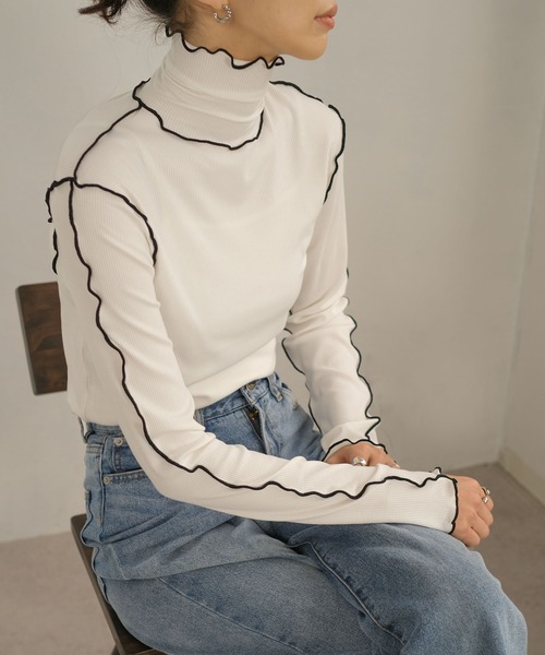 ANDJ(アンドジェイ)の「配色メロウテレコハイネックトップス(Tシャツ/カットソー・レディース・ホワイト/ブラック・M)」の2枚目の写真