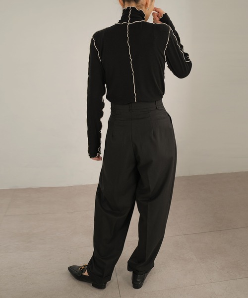 ANDJ(アンドジェイ)の「配色メロウテレコハイネックトップス(Tシャツ/カットソー・レディース・ホワイト/ブラック・M)」の6枚目の写真