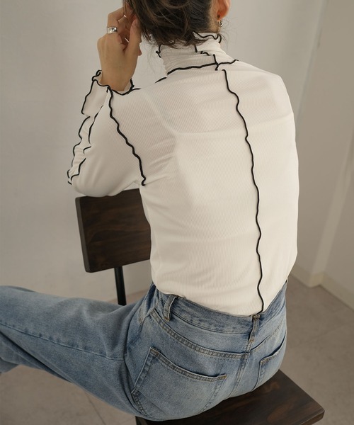 ANDJ(アンドジェイ)の「配色メロウテレコハイネックトップス(Tシャツ/カットソー・レディース・ホワイト/ブラック・M)」の16枚目の写真