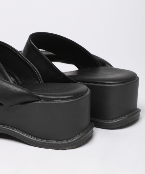 PAGEBOY（ページボーイ）の「マシュマロトングサンダル（サンダル・レディース・ブラック/ブロンズ・MEDIUM/LARGE）」の10枚目の写真