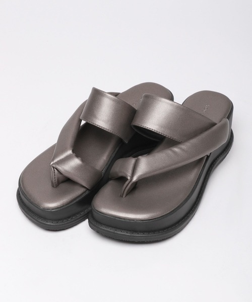 PAGEBOY（ページボーイ）の「マシュマロトングサンダル（サンダル・レディース・ブラック/ブロンズ・MEDIUM/LARGE）」の3枚目の写真